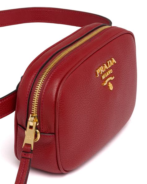 prada pelliccia marsupio